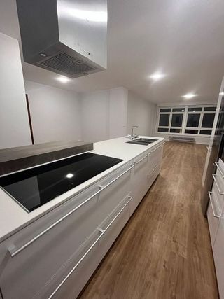 Piso en venta en Cuatro Caminos - Plaza de la Cubela en Coruña (A)