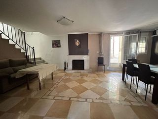 Casa adosada en venta en Marchena