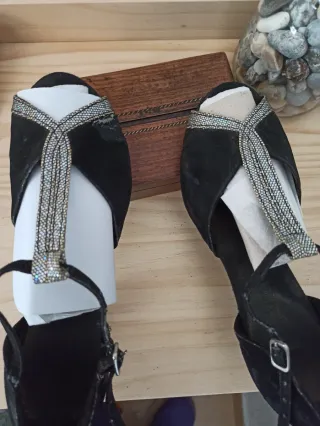 Zapatos de baile negros y plateados