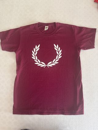 Camiseta con estampado de laurel