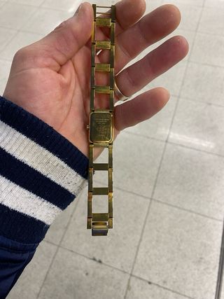 Reloj Calvin Klein dorado con pila nueva