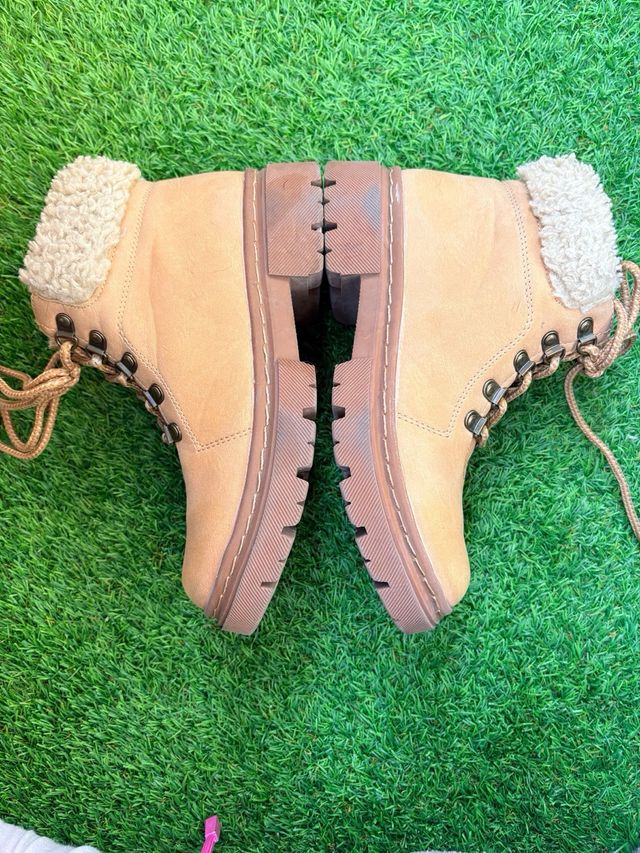 Botas niña camel con pelo
