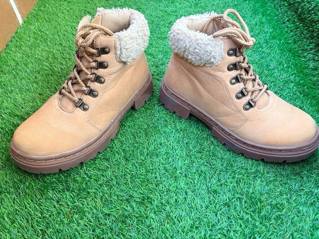 Botas niña camel con pelo