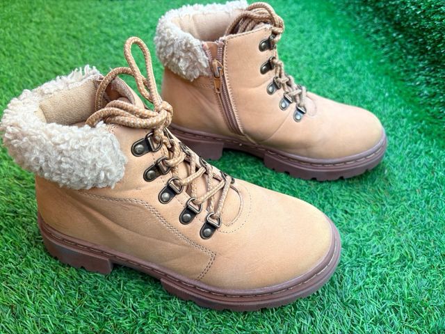 Botas niña camel con pelo