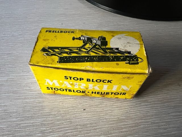 Tope de vía para trenes eléctricos Marklin