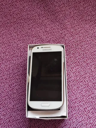 Scatola arancione Samsung Galaxy J5