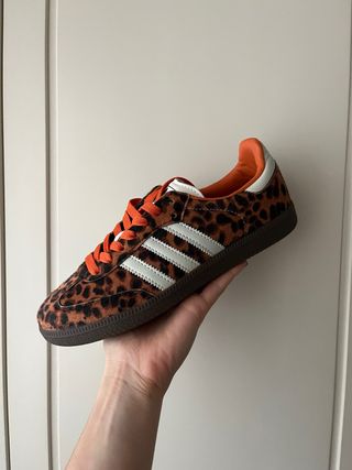 Zapatillas Adidas Samba de leopardo naranjas
