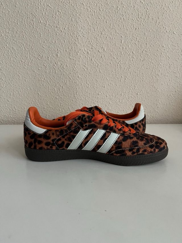 Zapatillas Adidas Samba de leopardo naranjas