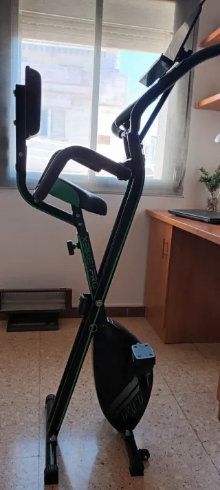 Bicicleta estática XBIKE PRO Cecotec