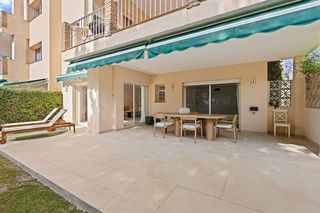 Piso en venta en Los Naranjos - Las Brisas en Marbella