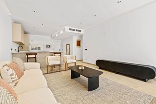 Piso en venta en Los Naranjos - Las Brisas en Marbella