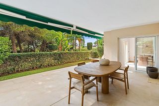 Piso en venta en Los Naranjos - Las Brisas en Marbella