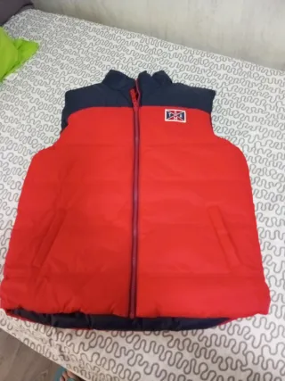 Chaleco reversible azul y rojo