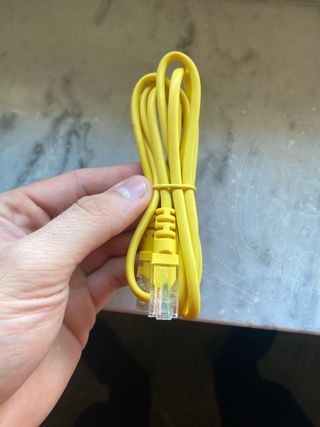 Cavo Ethernet giallo nuovo
