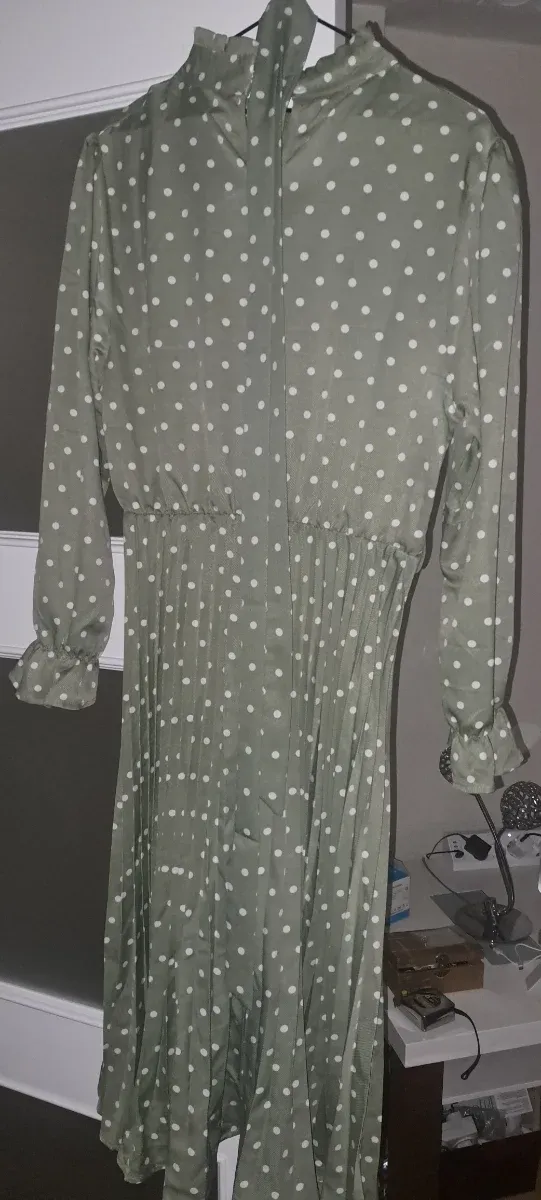 Vestido Shein lunares verde talla L