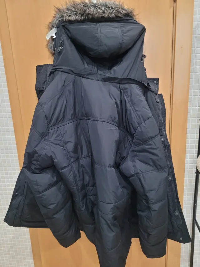 Parka con capucha desmontable
