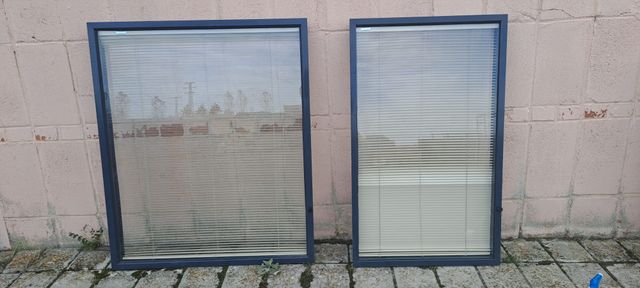 2 ventanas fijas de aluminio con persiana