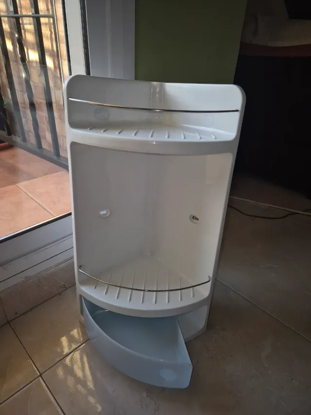Estantería de esquina para baño