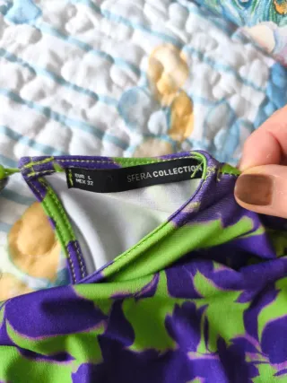 Vestido floral verde y morado