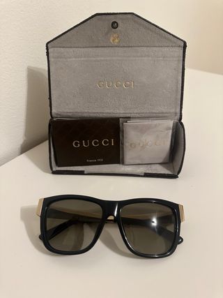Gafas de Sol Gucci Negras y Doradas