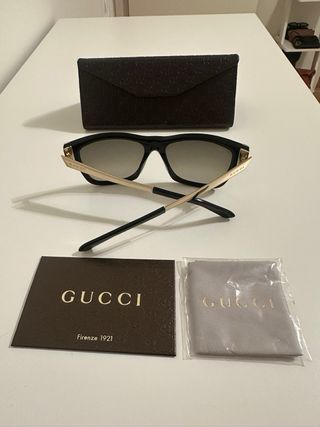 Gafas de Sol Gucci Negras y Doradas