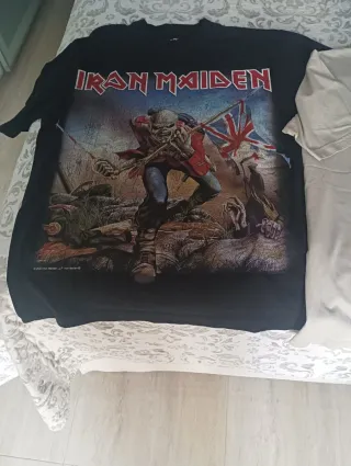 Lote Ropa Joven compuesto de 8 prendas de ropa