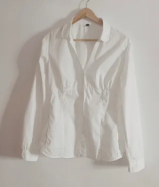Blusa blanca de mujer