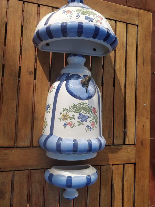 Fuente aguamanil cerámica azul y blanco
