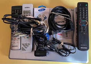 Restos electrónicos, todo junto, sólo en mano.