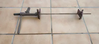 2 llaves tensadoras + 24 cuñas o ranas