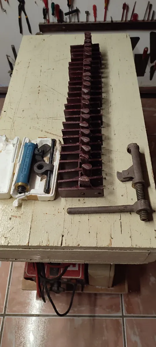 2 llaves tensar + 24 cuñas