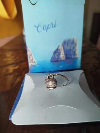 Anello Capri con ciondolo a forma di campanella