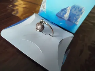 Anello Capri con ciondolo a forma di campanella