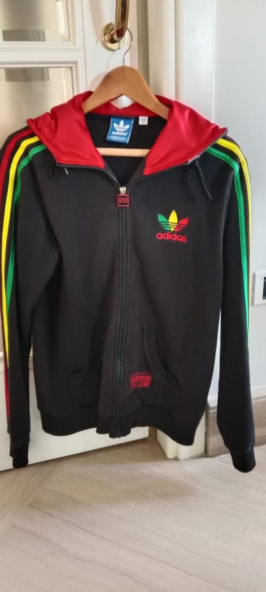 Sudadera Adidas Chile 62 con cremallera y capucha