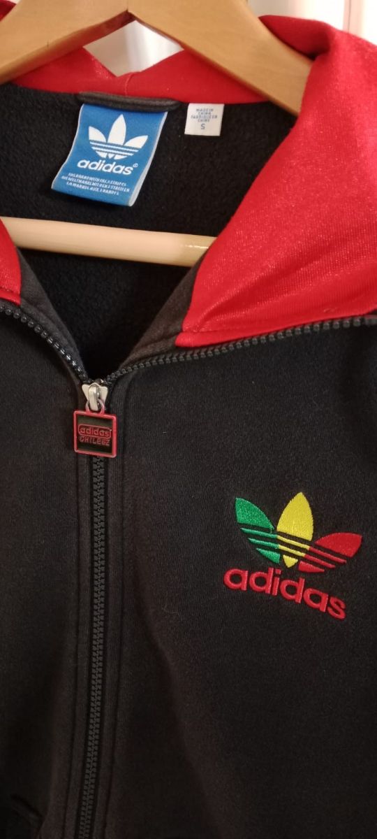 Sudadera Adidas Chile 62 con cremallera y capucha
