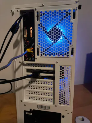 PC Gaming Ryzen 5 5600x gráfica 8GB