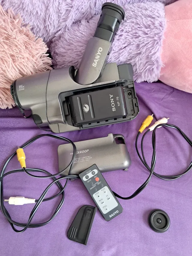 Videocámara Sanyo VW-X400P con Accesorios