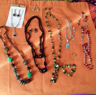 Bisutería Abalorios Collares y Pendientes