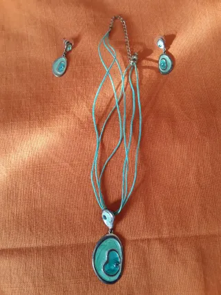 Bisutería Abalorios Collares y Pendientes