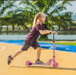 Patinete infantil rosa luces y sonido