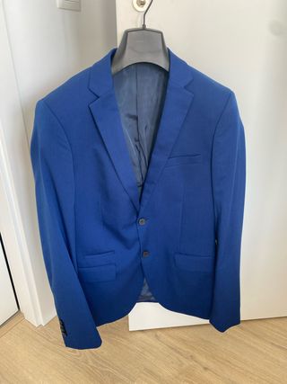 Traje azul hombre