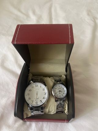 Pareja de relojes RIRRA plateados y blancos