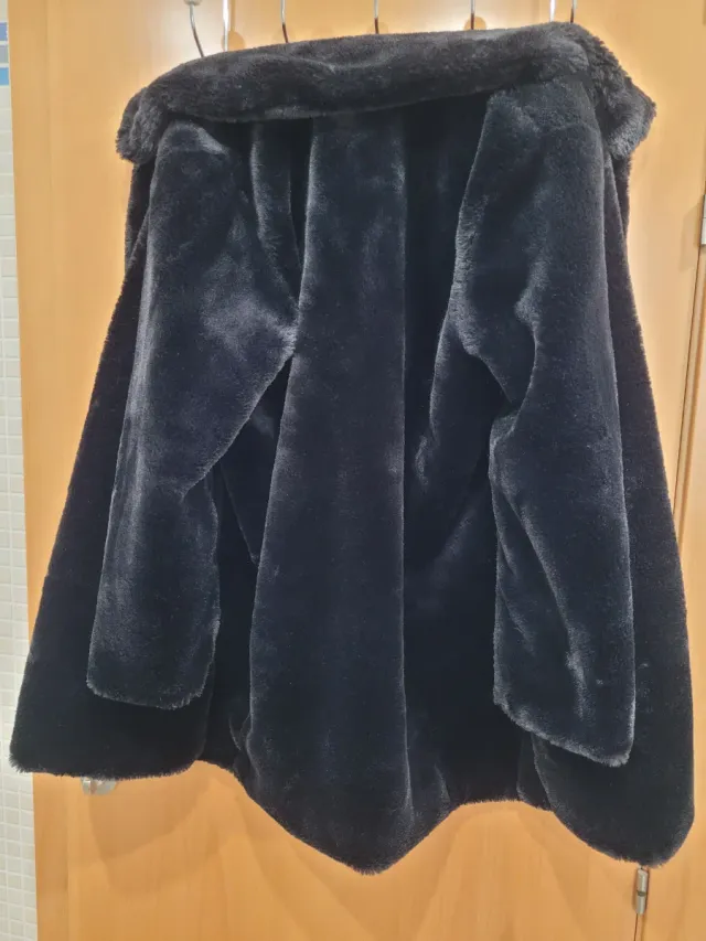 Abrigo pelo negro EASY WEAR talla XL