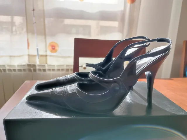 Zapatos de tacón Amparo Bernus negros