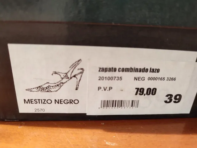 Zapatos de tacón Amparo Bernus negros