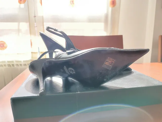 Zapatos de tacón Amparo Bernus negros