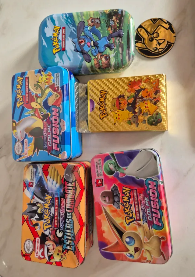 Kit Pokémon: Álbum, 4 Cajas y Revistas