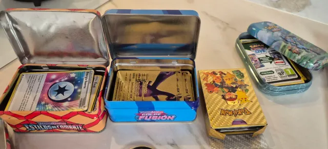 Kit Pokémon: Álbum, 4 Cajas y Revistas