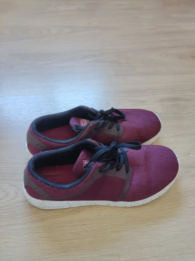 Zapatillas Pull and Bear burdeos