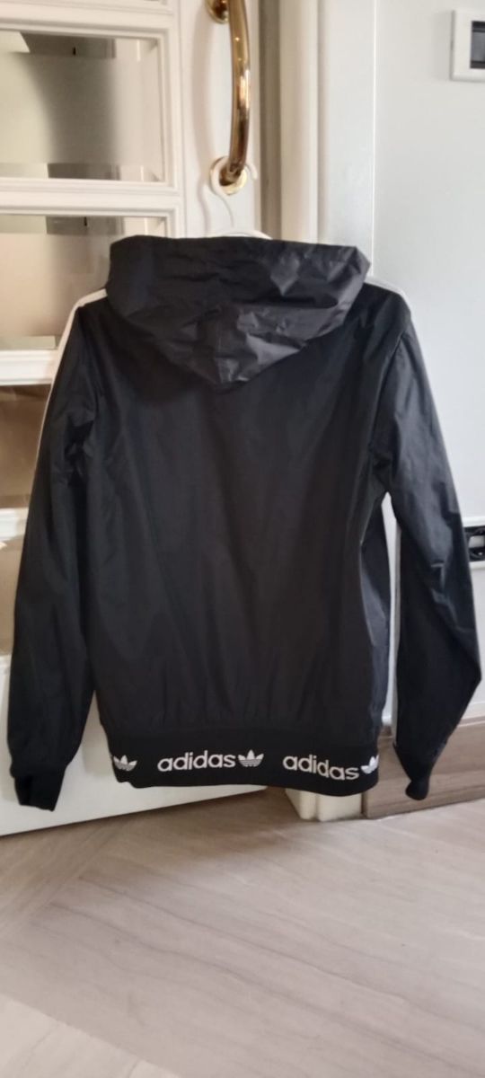 Chubasquero Adidas Negro y Blanco reversible